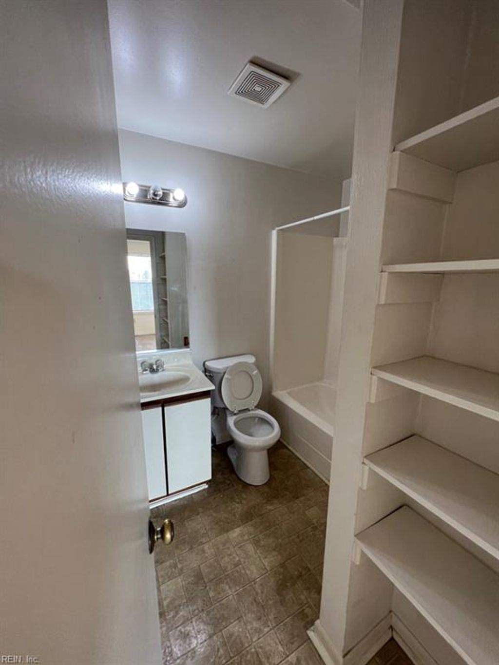 Photo of 519 19th Street #2D, Virginia Beach, VA 23451 (MLS # 10605912)