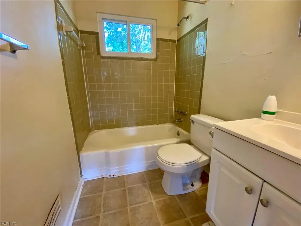 Virginia Beach, Virginia 23452, United States, 3 Bedrooms Bedrooms, ,1 BathroomBathrooms,Residential,Active,168533