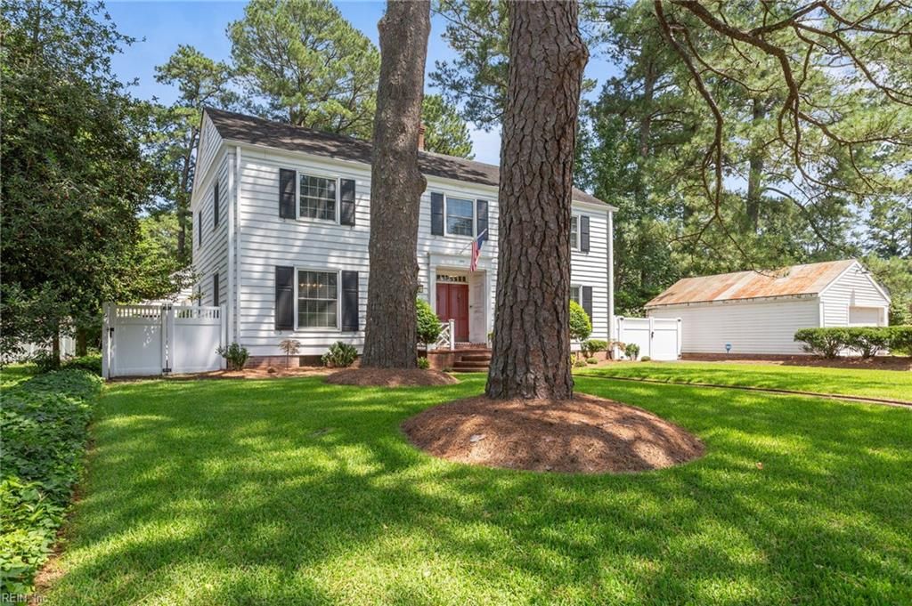 Photo of 506 Dumville Avenue, Suffolk, VA 23434 (MLS # 10611963)