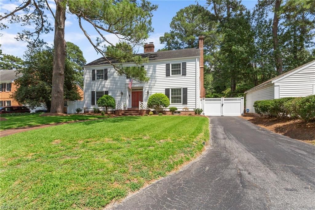 Photo of 506 Dumville Avenue, Suffolk, VA 23434 (MLS # 10611963)