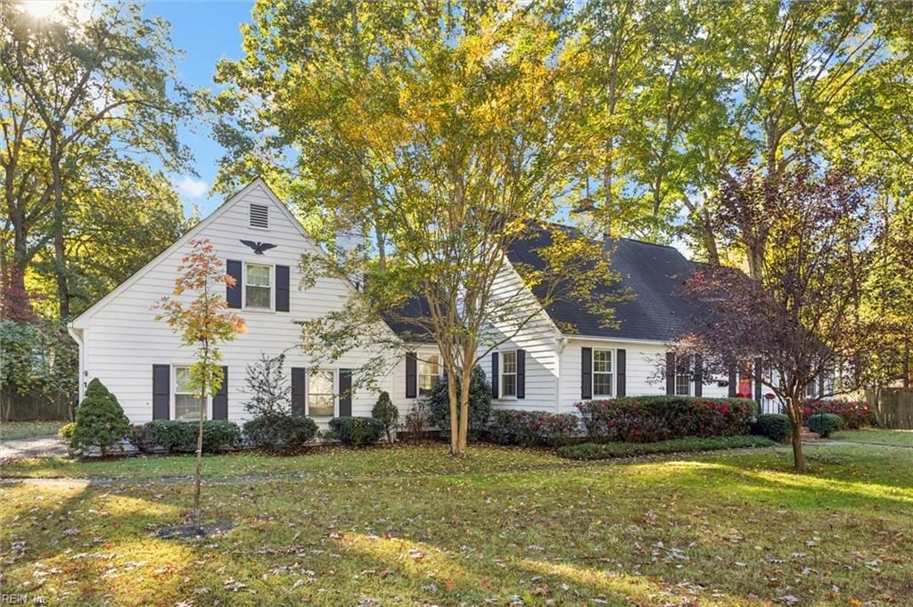 Photo of 2 Bradford Circle, Newport News, VA 23606 (MLS # 10608599)