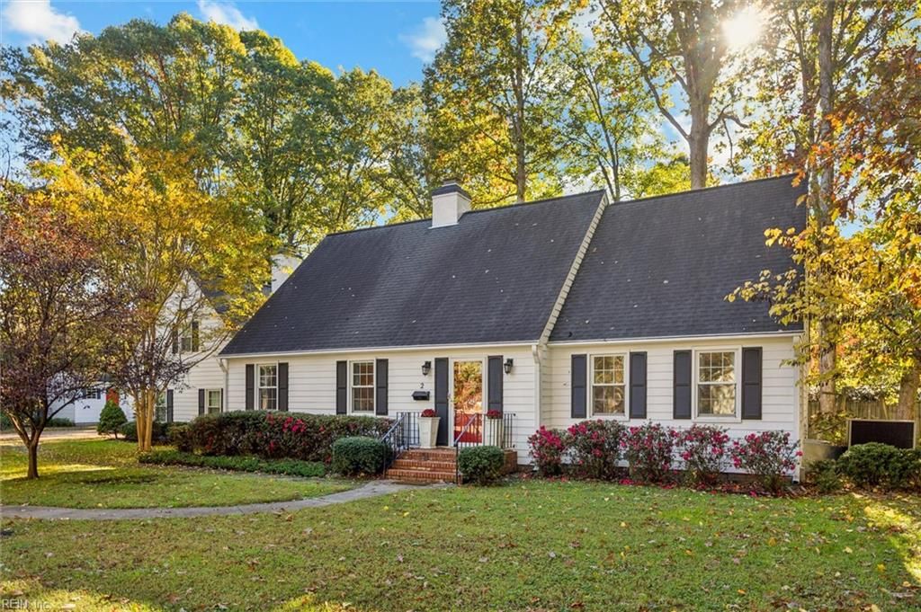 Photo of 2 Bradford Circle, Newport News, VA 23606 (MLS # 10608599)