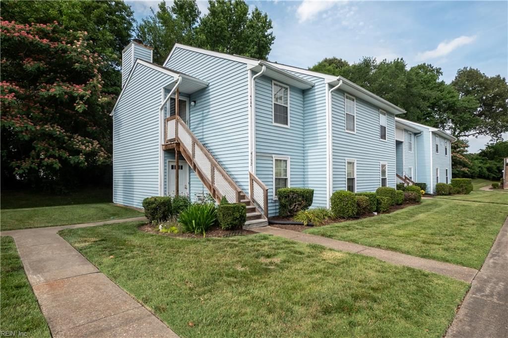 Photo of 4134 Thalia Station Circle, Virginia Beach, VA 23452 (MLS # 10640289)