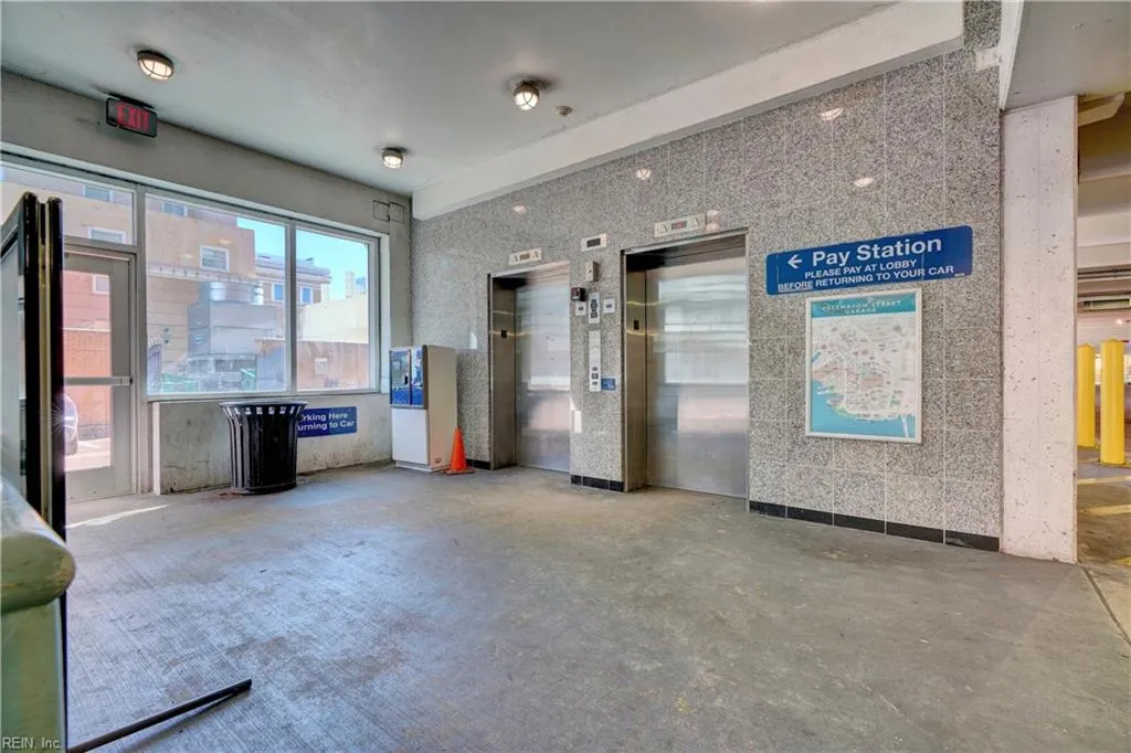 Norfolk, Virginia 23510, United States, 1 Bedroom Bedrooms, ,2 BathroomsBathrooms,Residential,Pending,12030