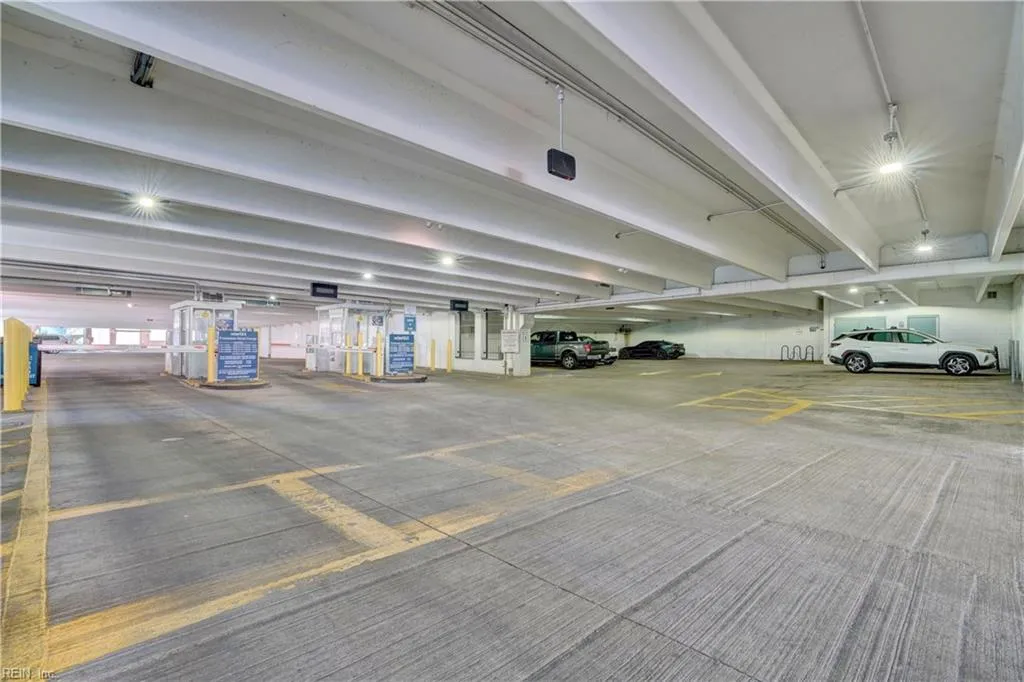 Norfolk, Virginia 23510, United States, 1 Bedroom Bedrooms, ,2 BathroomsBathrooms,Residential,Pending,12030