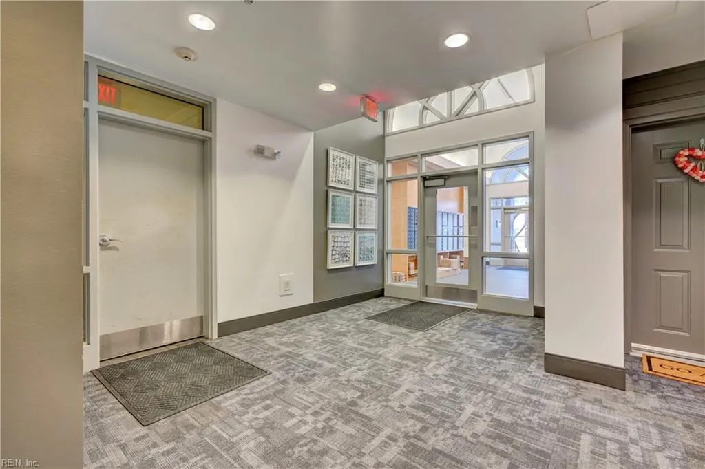 Norfolk, Virginia 23510, United States, 1 Bedroom Bedrooms, ,2 BathroomsBathrooms,Residential,Pending,12030