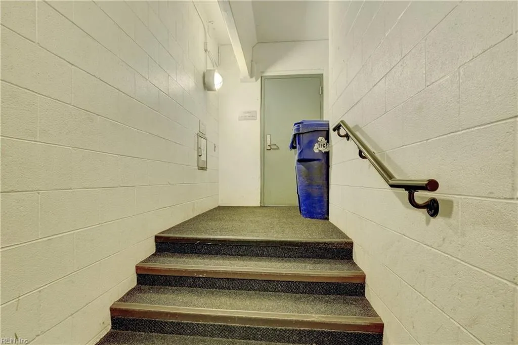 Norfolk, Virginia 23510, United States, 1 Bedroom Bedrooms, ,2 BathroomsBathrooms,Residential,Pending,12030