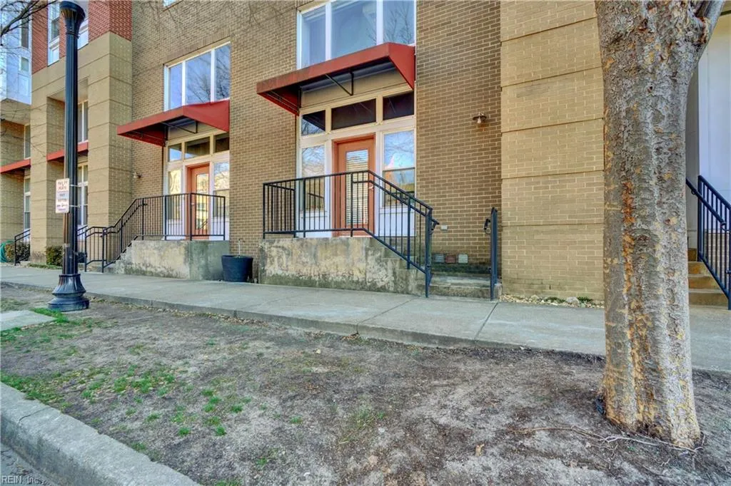 Norfolk, Virginia 23510, United States, 1 Bedroom Bedrooms, ,2 BathroomsBathrooms,Residential,Pending,12030