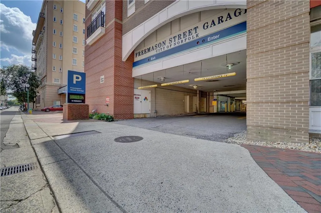 Norfolk, Virginia 23510, United States, 1 Bedroom Bedrooms, ,2 BathroomsBathrooms,Residential,Pending,12030