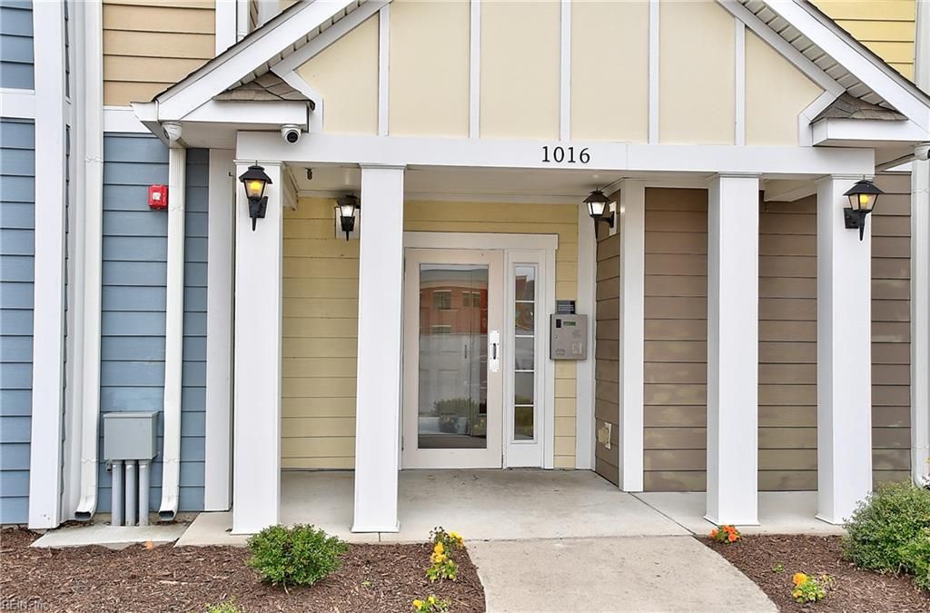 Photo of 1016 Thoroughgood Way #306, Chesapeake, VA 23324 (MLS # 10624212)