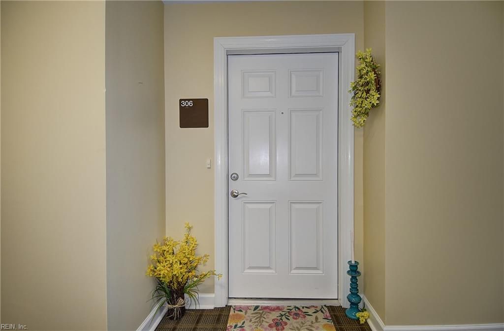 Photo of 1016 Thoroughgood Way #306, Chesapeake, VA 23324 (MLS # 10624212)