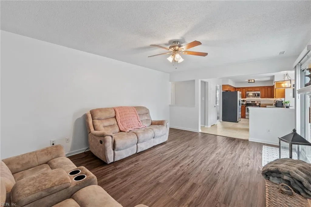 Virginia Beach, Virginia 23454, United States, 4 Bedrooms Bedrooms, ,3 BathroomsBathrooms,Residential,Active,195224