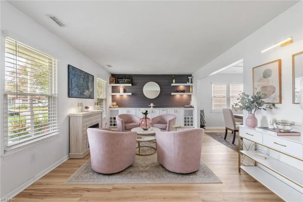 Virginia Beach, Virginia 23454, United States, 4 Bedrooms Bedrooms, ,3 BathroomsBathrooms,Residential,Active,195224