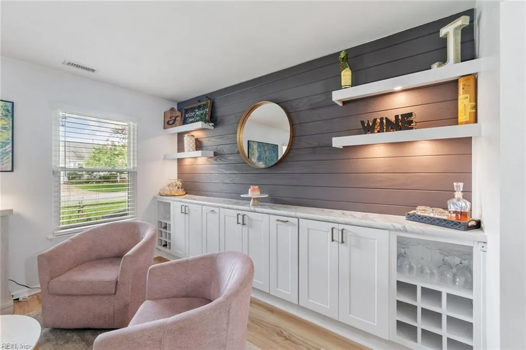 Virginia Beach, Virginia 23454, United States, 4 Bedrooms Bedrooms, ,3 BathroomsBathrooms,Residential,Active,195224