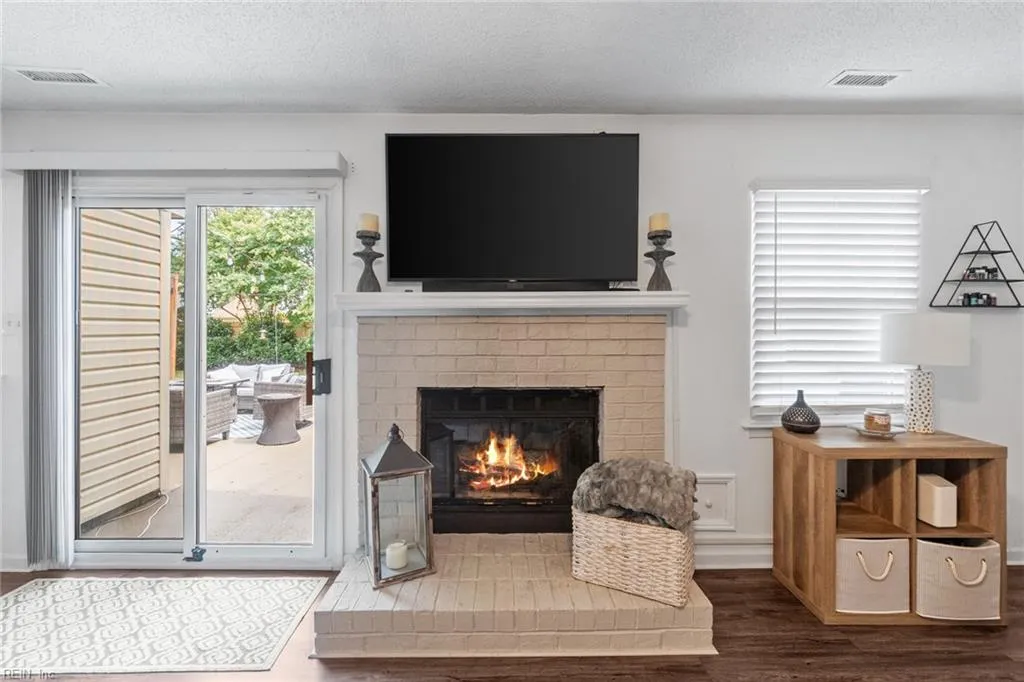 Virginia Beach, Virginia 23454, United States, 4 Bedrooms Bedrooms, ,3 BathroomsBathrooms,Residential,Active,195224