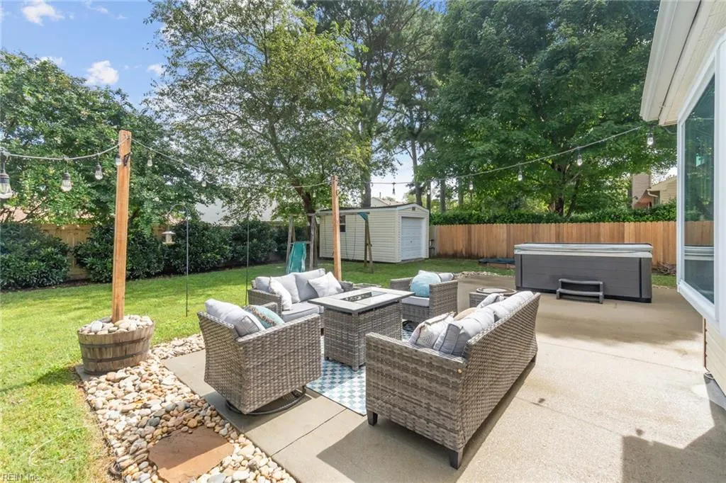 Virginia Beach, Virginia 23454, United States, 4 Bedrooms Bedrooms, ,3 BathroomsBathrooms,Residential,Active,195224