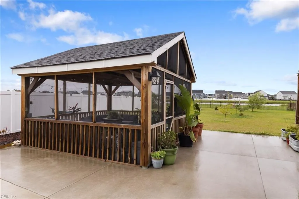 Moyock, North Carolina 27958, United States, 5 Bedrooms Bedrooms, ,4 BathroomsBathrooms,Residential,Active,250836