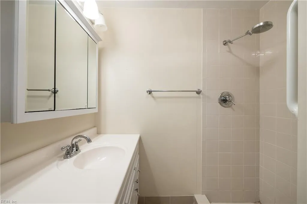 Virginia Beach, Virginia 23451, United States, 3 Bedrooms Bedrooms, ,2 BathroomsBathrooms,Residential,Pending,156031