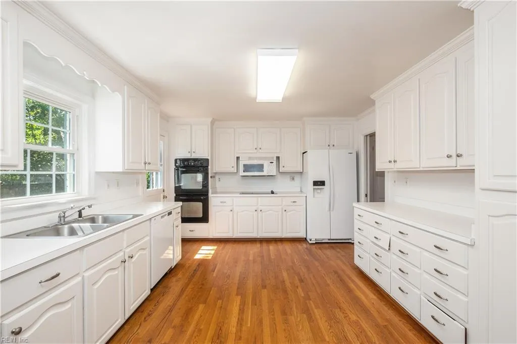 Virginia Beach, Virginia 23451, United States, 3 Bedrooms Bedrooms, ,2 BathroomsBathrooms,Residential,Pending,156031