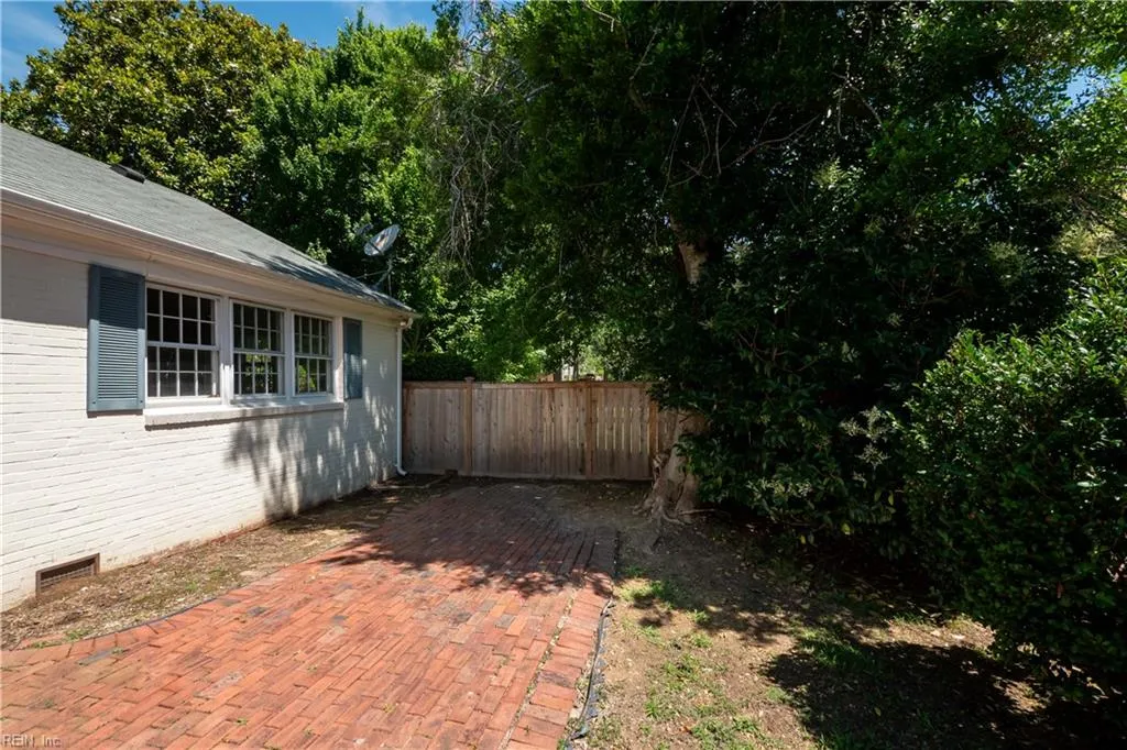 Virginia Beach, Virginia 23451, United States, 3 Bedrooms Bedrooms, ,2 BathroomsBathrooms,Residential,Pending,156031