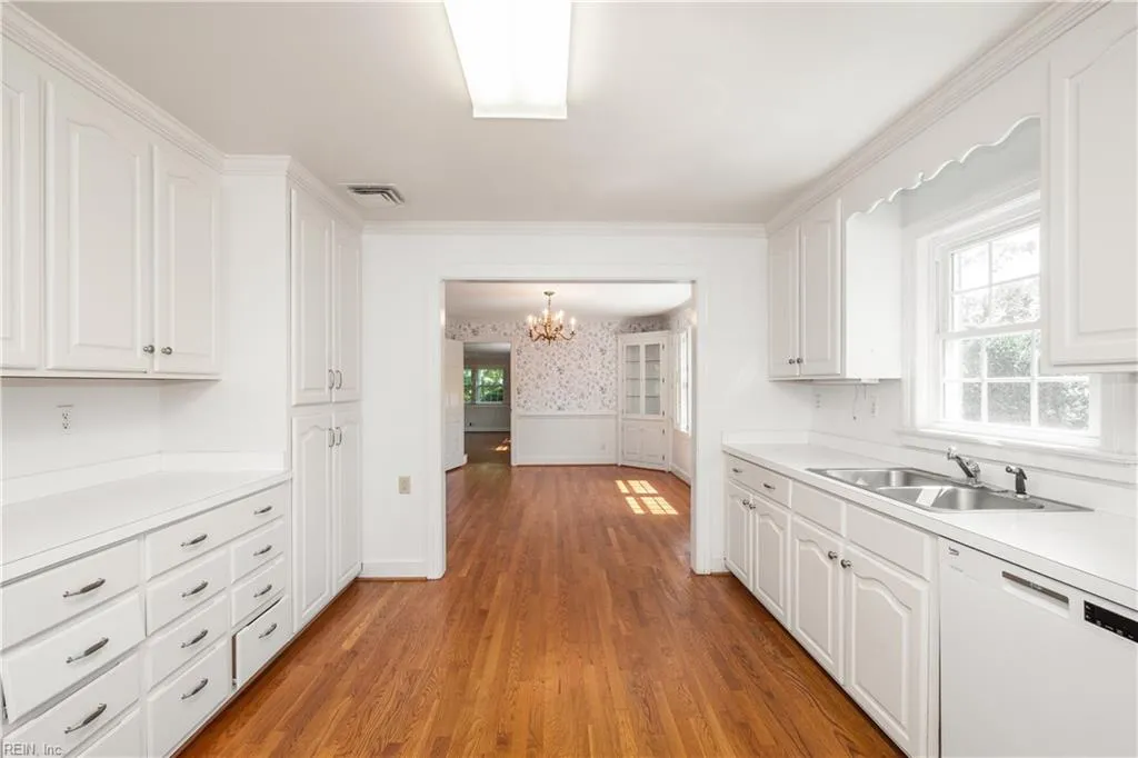 Virginia Beach, Virginia 23451, United States, 3 Bedrooms Bedrooms, ,2 BathroomsBathrooms,Residential,Pending,156031