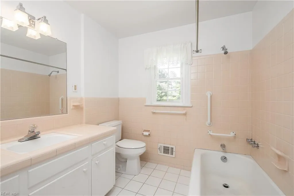 Virginia Beach, Virginia 23451, United States, 3 Bedrooms Bedrooms, ,2 BathroomsBathrooms,Residential,Pending,156031