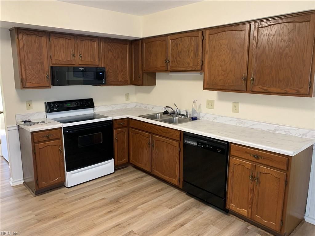 Photo of 4941 Cliffony Drive, Virginia Beach, VA 23464 (MLS # 10645567)