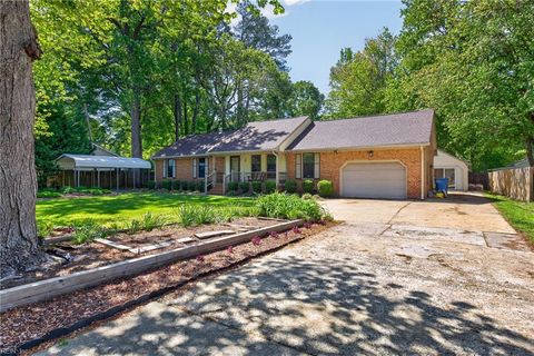Photo of 229 Fresno Drive, Chesapeake, VA 23322 (MLS # 10631480)