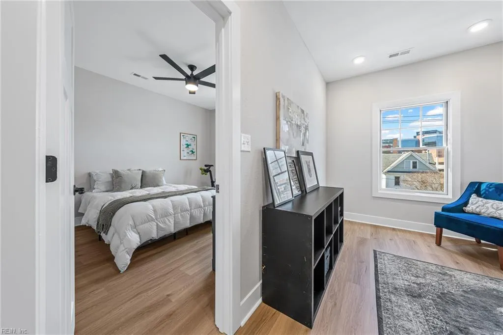 Norfolk, Virginia 23507, United States, 3 Bedrooms Bedrooms, ,4 BathroomsBathrooms,Residential,Active,93378