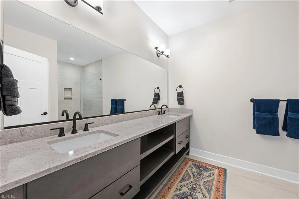 Norfolk, Virginia 23507, United States, 3 Bedrooms Bedrooms, ,4 BathroomsBathrooms,Residential,Active,93378