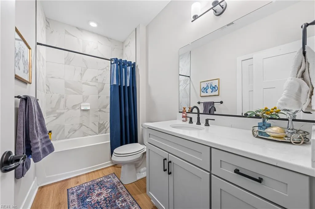 Norfolk, Virginia 23507, United States, 3 Bedrooms Bedrooms, ,4 BathroomsBathrooms,Residential,Active,93378