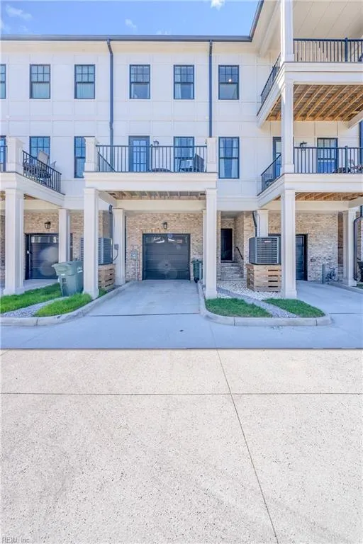 Norfolk, Virginia 23507, United States, 3 Bedrooms Bedrooms, ,4 BathroomsBathrooms,Residential,Active,93378