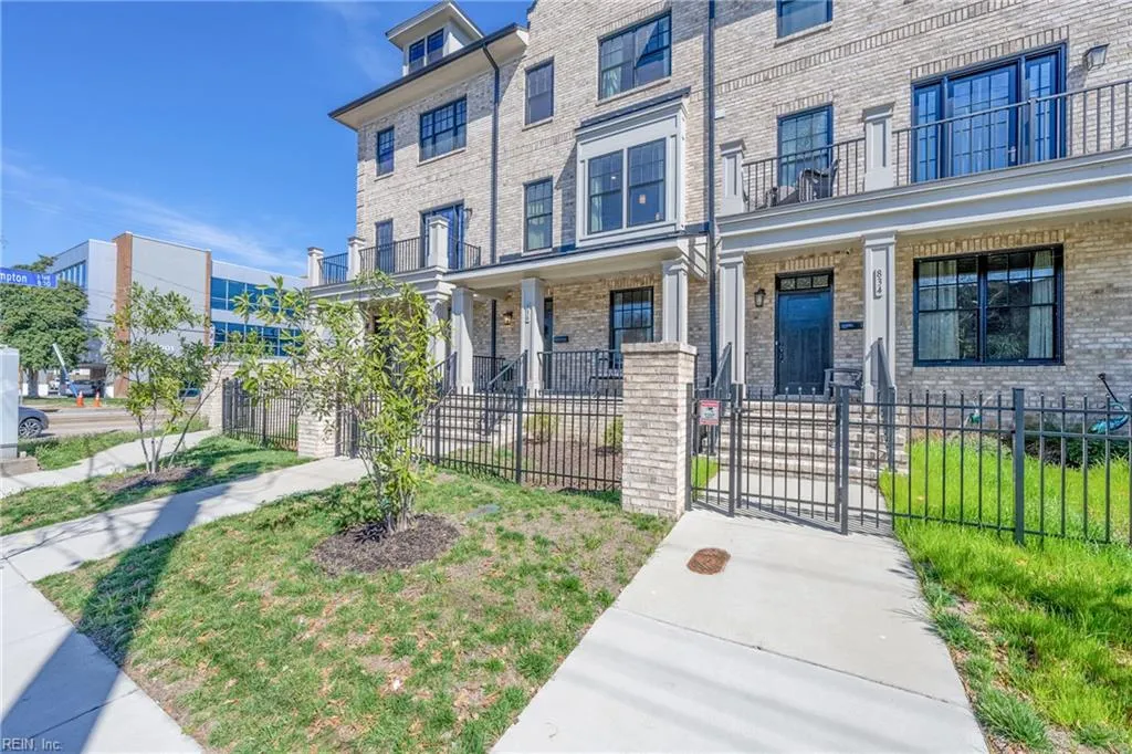 Norfolk, Virginia 23507, United States, 3 Bedrooms Bedrooms, ,4 BathroomsBathrooms,Residential,Active,93378