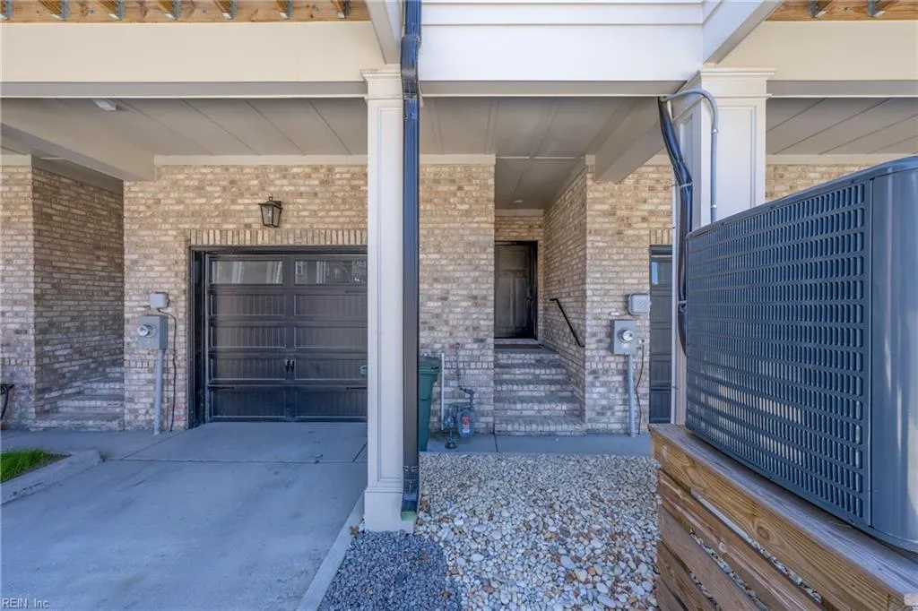 Norfolk, Virginia 23507, United States, 3 Bedrooms Bedrooms, ,4 BathroomsBathrooms,Residential,Active,93378