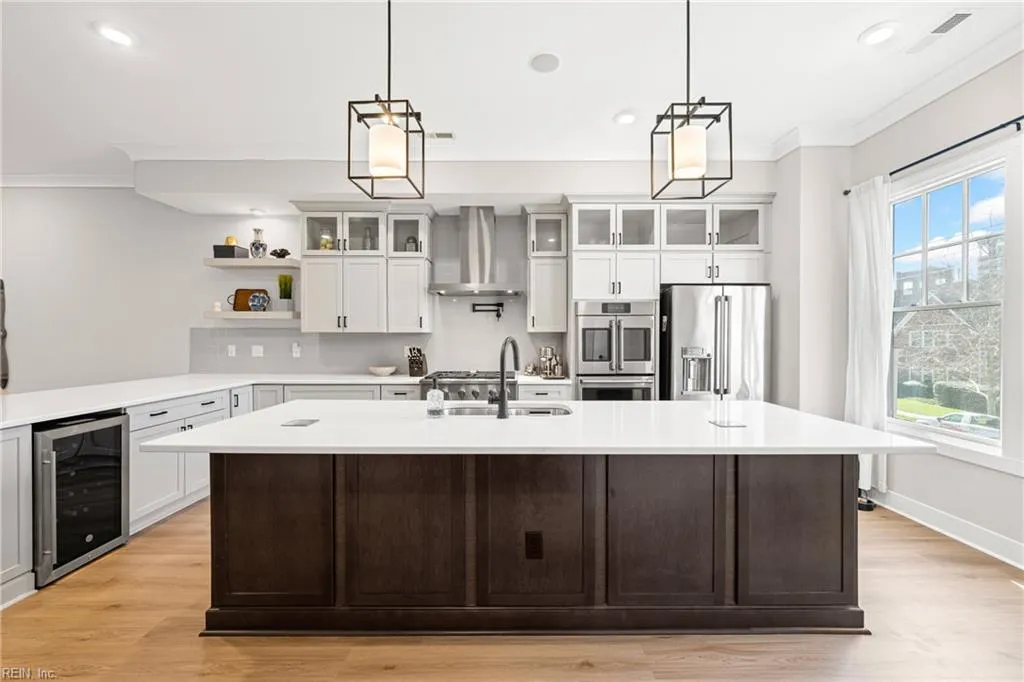 Norfolk, Virginia 23507, United States, 3 Bedrooms Bedrooms, ,4 BathroomsBathrooms,Residential,Active,93378