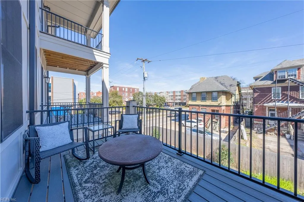 Norfolk, Virginia 23507, United States, 3 Bedrooms Bedrooms, ,4 BathroomsBathrooms,Residential,Active,93378