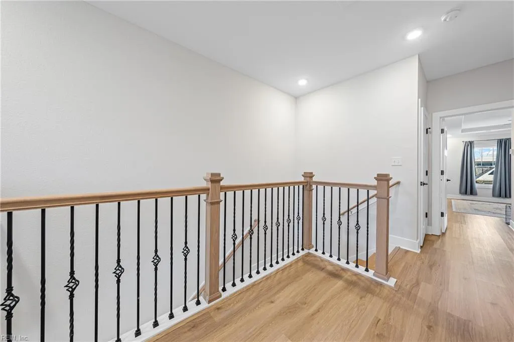 Norfolk, Virginia 23507, United States, 3 Bedrooms Bedrooms, ,4 BathroomsBathrooms,Residential,Active,93378