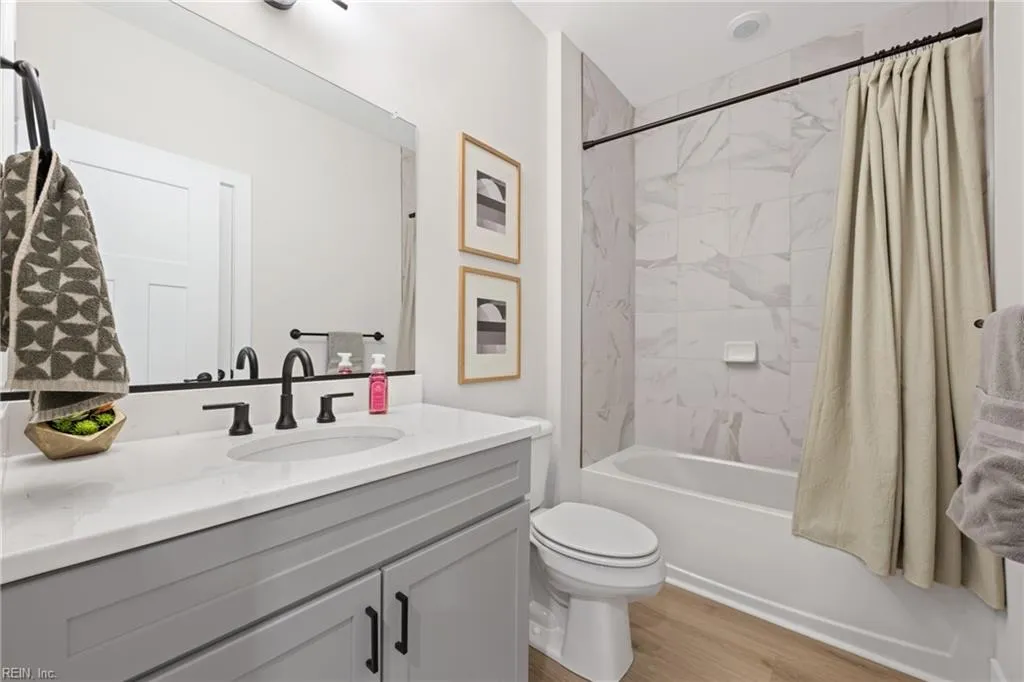 Norfolk, Virginia 23507, United States, 3 Bedrooms Bedrooms, ,4 BathroomsBathrooms,Residential,Active,93378