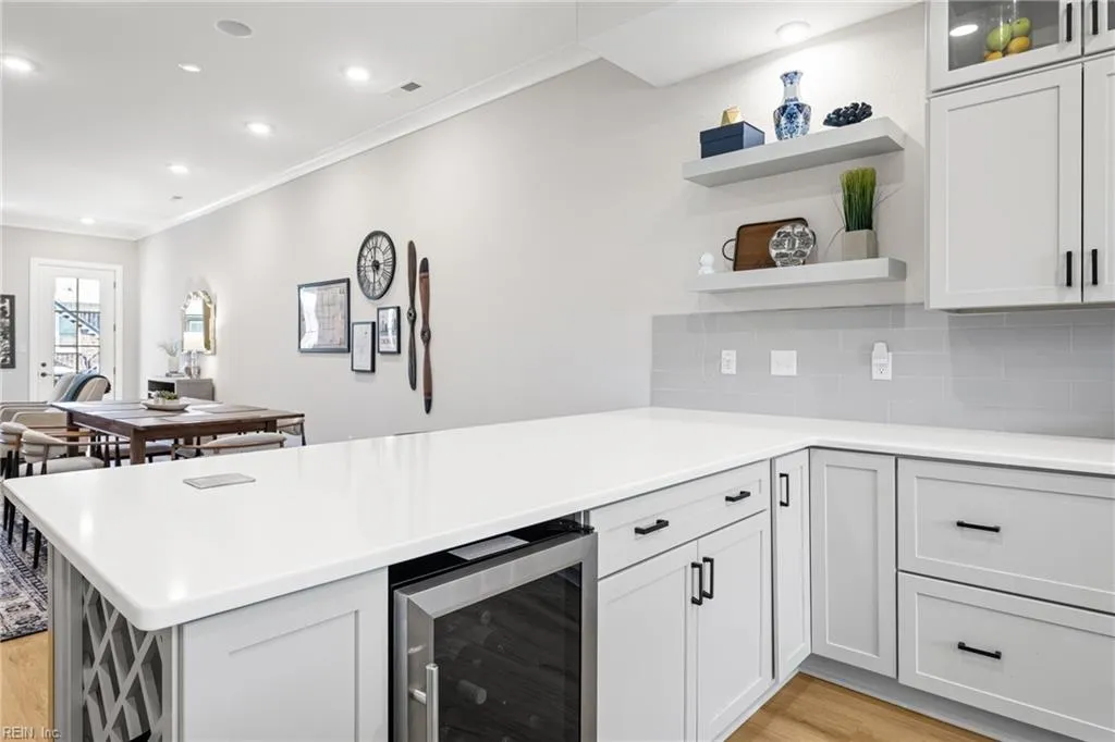 Norfolk, Virginia 23507, United States, 3 Bedrooms Bedrooms, ,4 BathroomsBathrooms,Residential,Active,93378