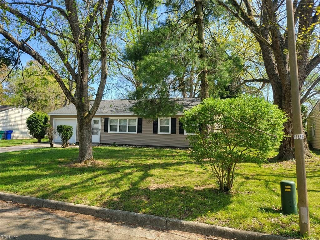 Photo of 120 Schooner Drive, Newport News, VA 23602 (MLS # 10628281)