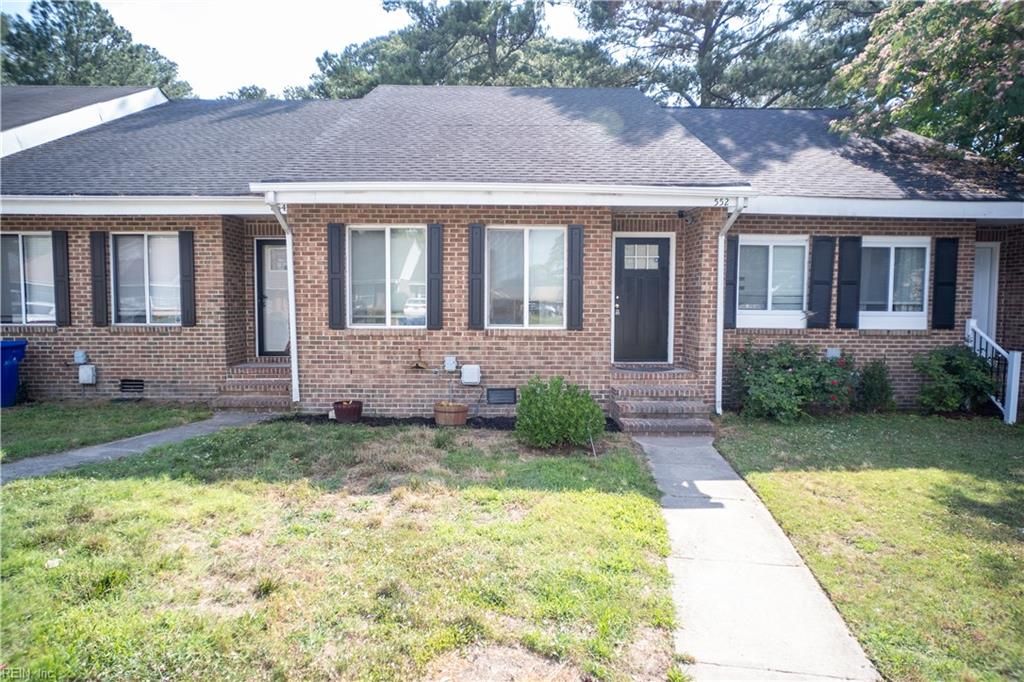 Photo of 552 Lanier Crescent, Portsmouth, VA 23707 (MLS # 10639893)