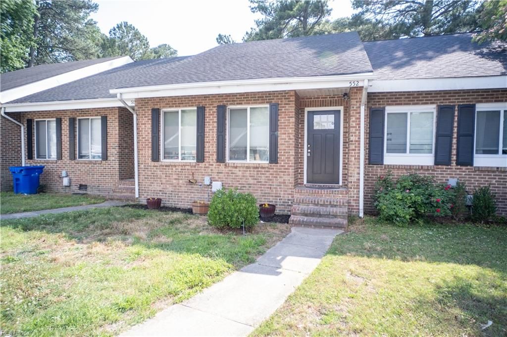 Photo of 552 Lanier Crescent, Portsmouth, VA 23707 (MLS # 10639893)