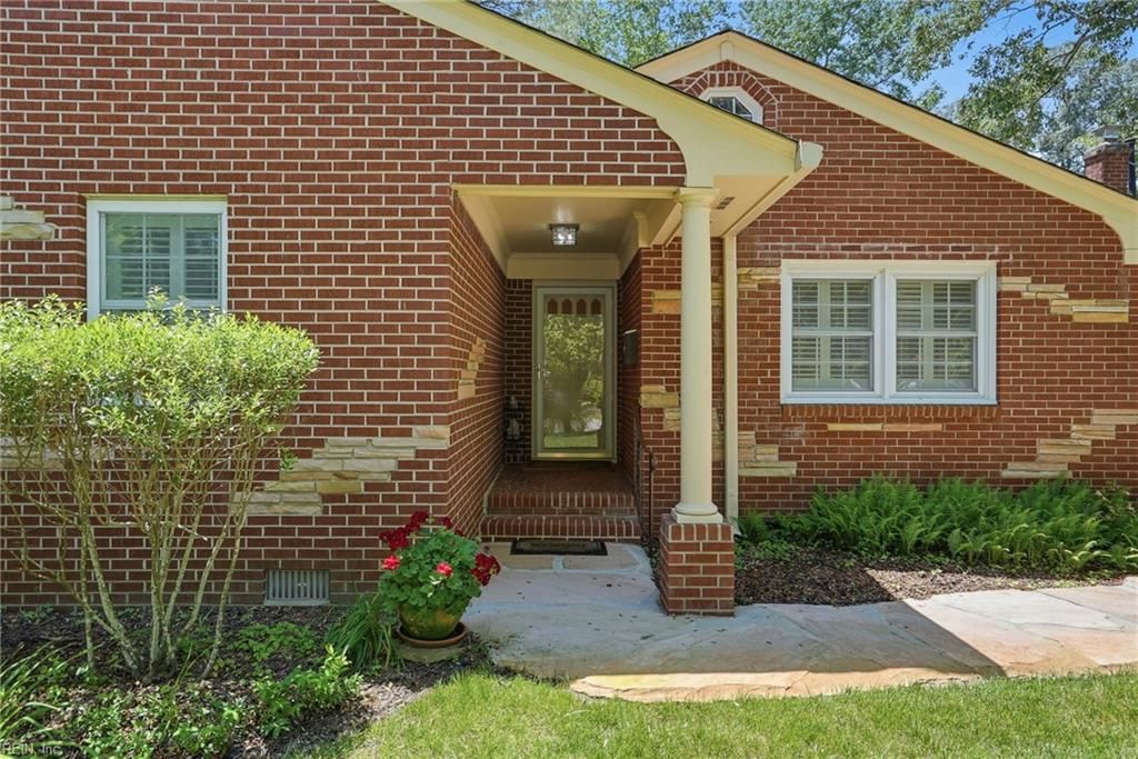 Photo of 2809 N Kings Road, Virginia Beach, VA 23452 (MLS # 10636477)