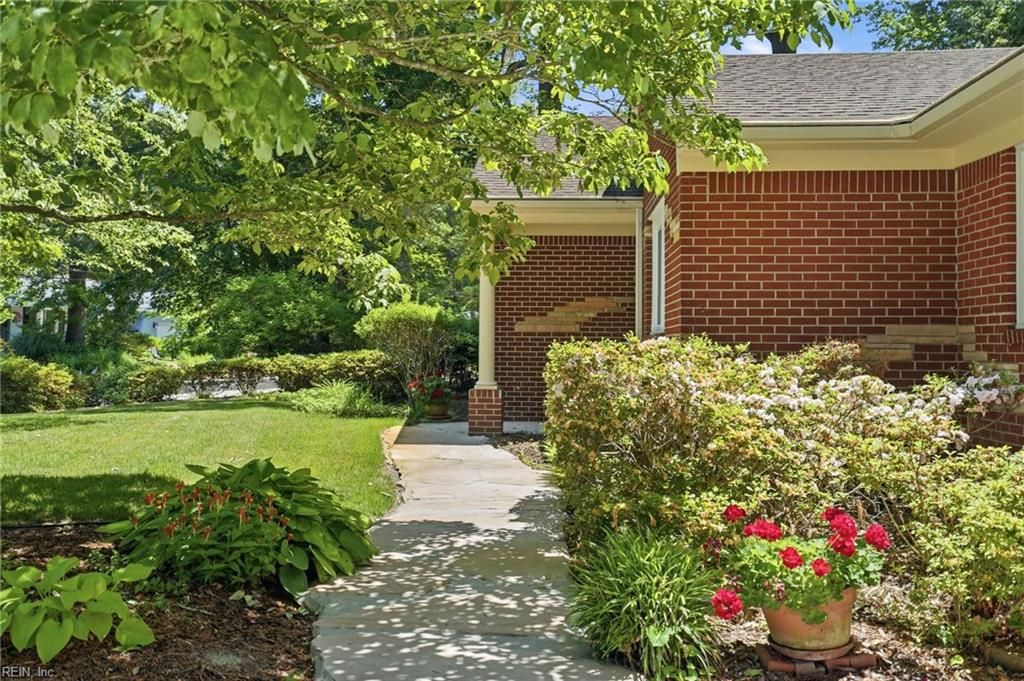 Photo of 2809 N Kings Road, Virginia Beach, VA 23452 (MLS # 10636477)