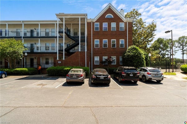 103 WESTOVER AVE APT 206, NORFOLK, VA 23507 - Image e3e8d62d2f7068ccb215f8e3342e8365/1117844577