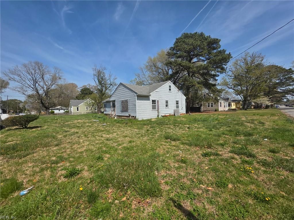 Photo of 913 Halifax Avenue, Portsmouth, VA 23707 (MLS # 10625483)