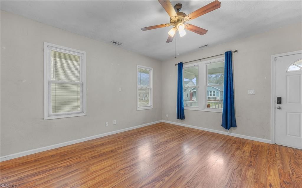 Photo of 2811 Kimball Terrace, Norfolk, VA 23504 (MLS # 10624775)