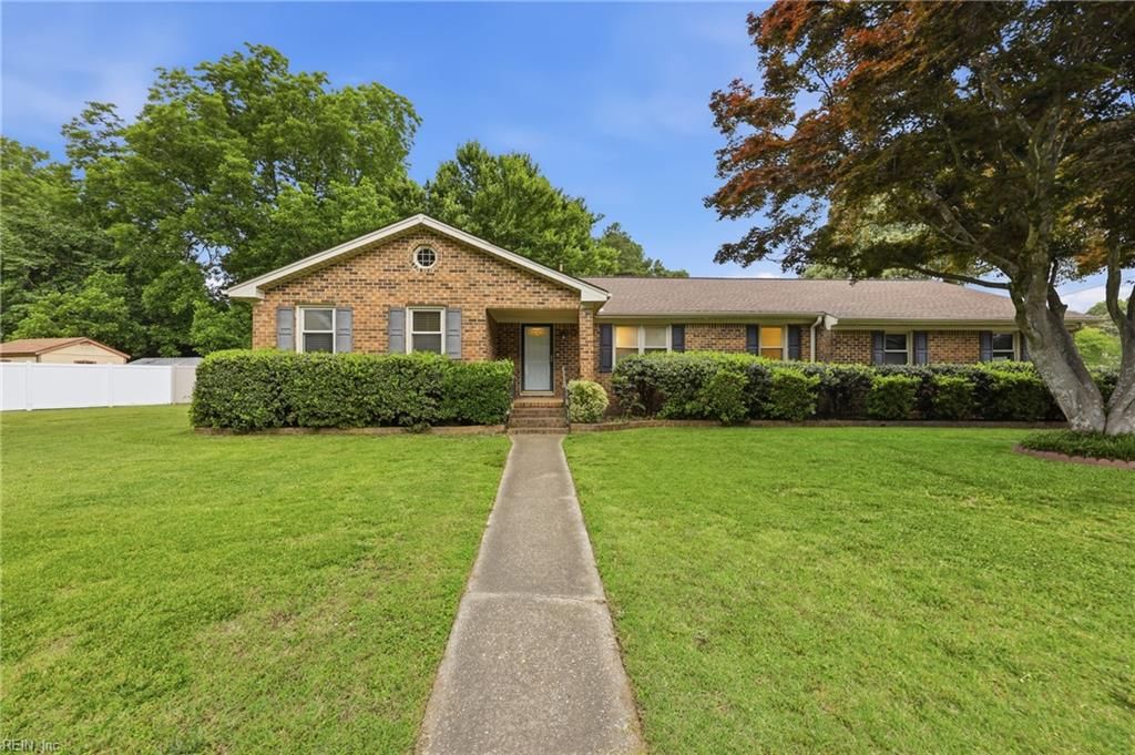 Photo of 424 Rebel Road, Chesapeake, VA 23322 (MLS # 10636707)