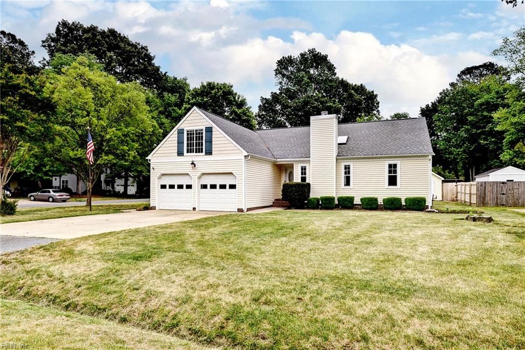 Photo of 701 Tabb Lakes Drive, Yorktown, VA 23693 (MLS # 10632715)