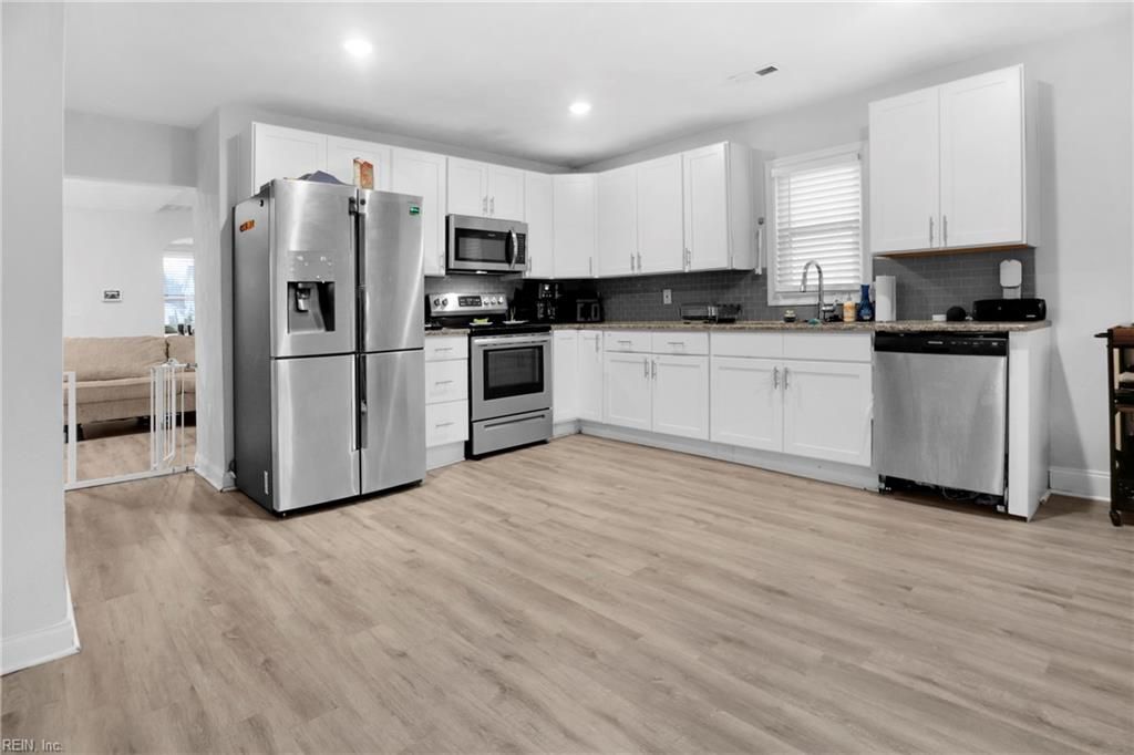 Photo of 1804 Richmond Avenue, Portsmouth, VA 23704 (MLS # 10612681)